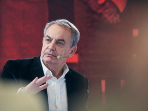 La cacería contra Sánchez se extiende a Zapatero publicando sus conversaciones privadas