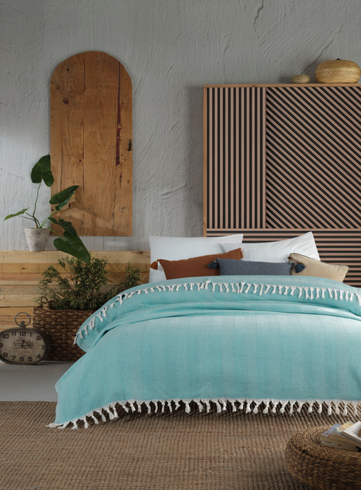 تقوم Beachnhome بتصنيع أغطية الأرائك والأغطية متعددة الأغراض وبطانيات الموسلين والمفارش والبطانيات باستخدام مواد عضوية ومستدامة وصديقة للبيئة تثبت خدماتها بشهادات مثل GOTS وGRS وSEDEX وOEKO-TEX.
