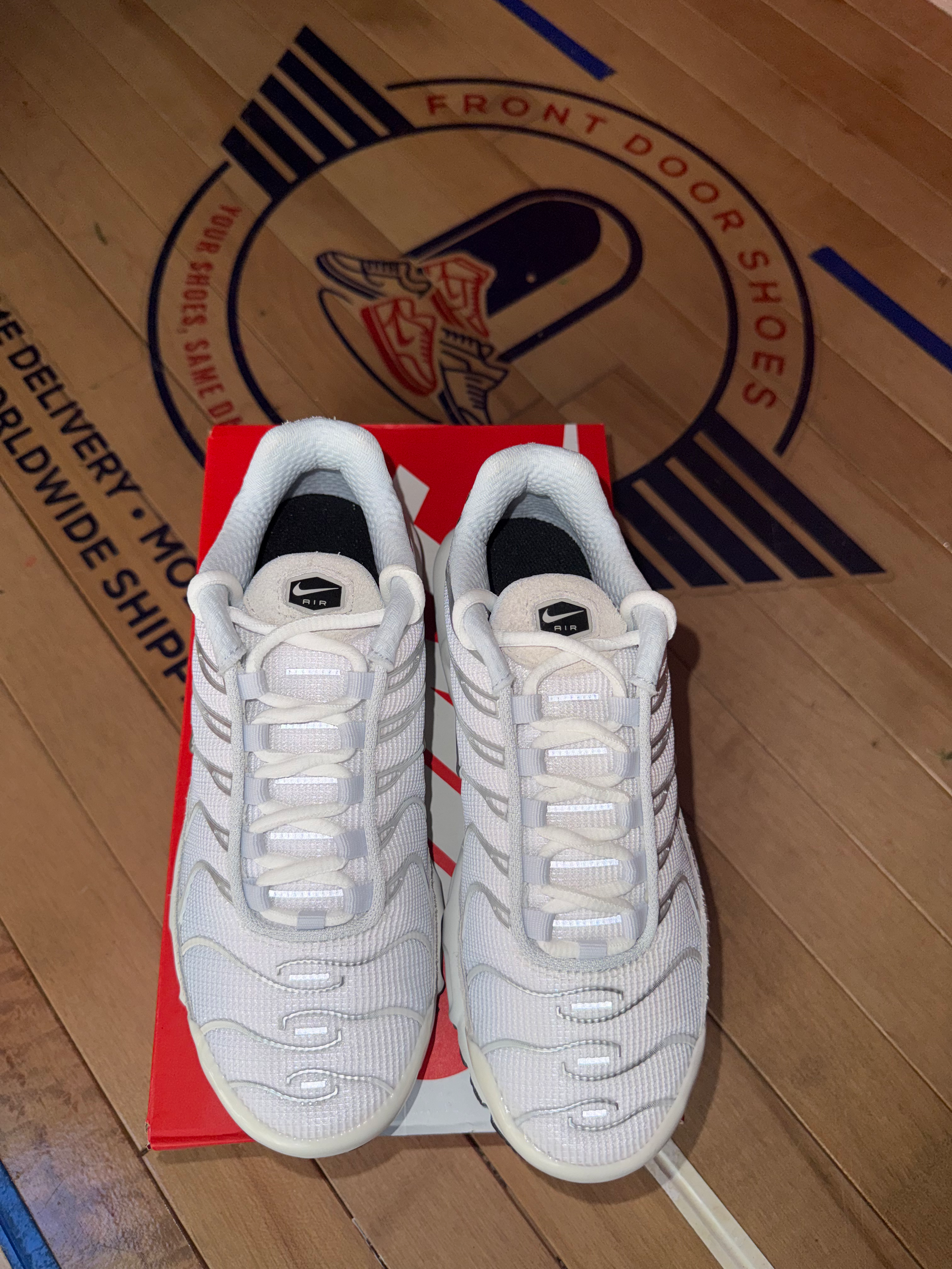 Kids Nike Air Max Plus - Size 3.5Y / Women’s 5 