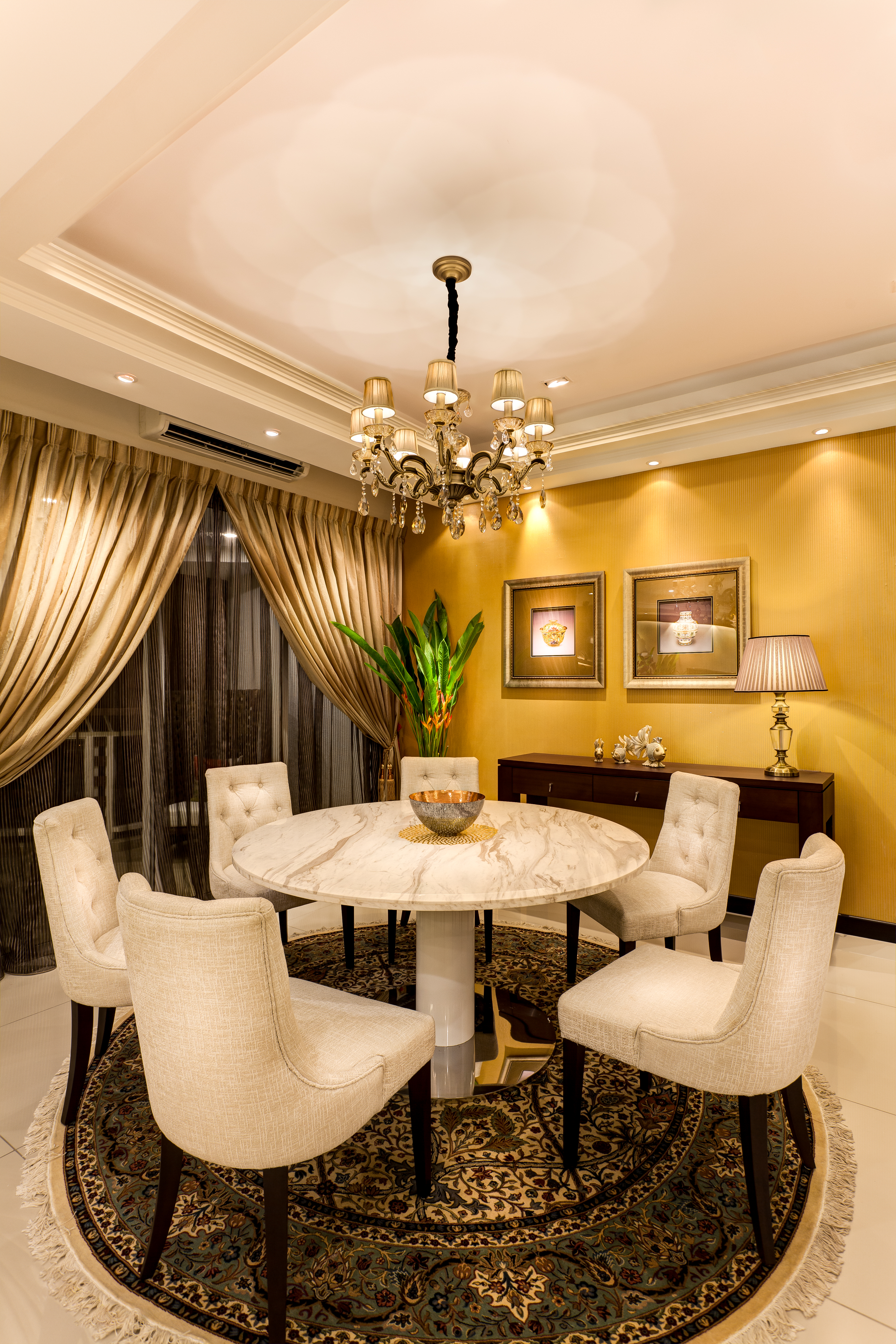 Transitional Dining