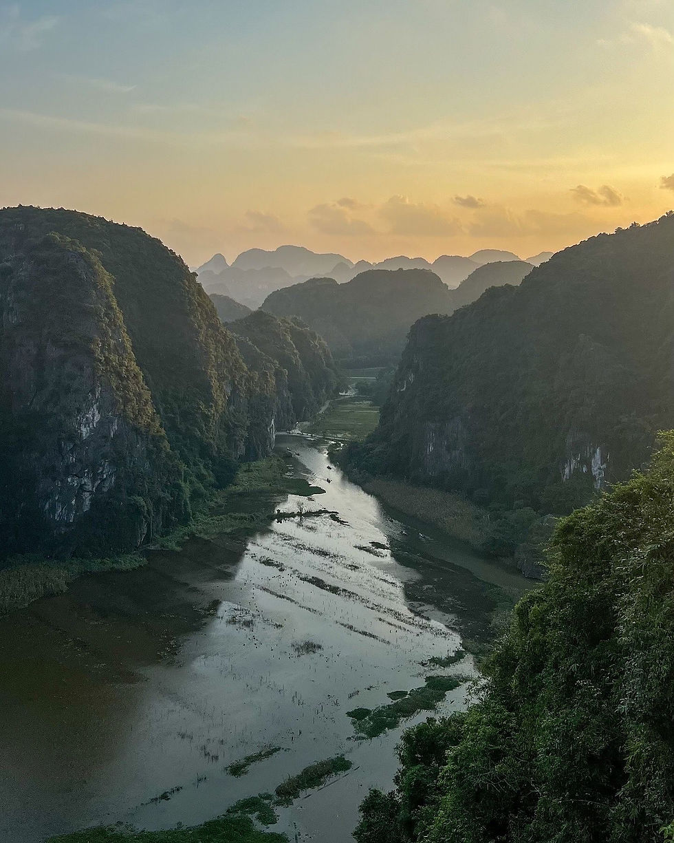 Ein Tag in Ninh Binh: Natur, Kultur und ein Sonnenuntergang der den Atem raubt