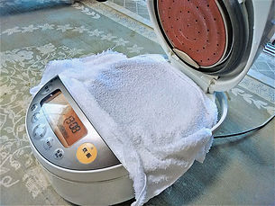 乾燥麹で甘酒作りに電気釜を使います