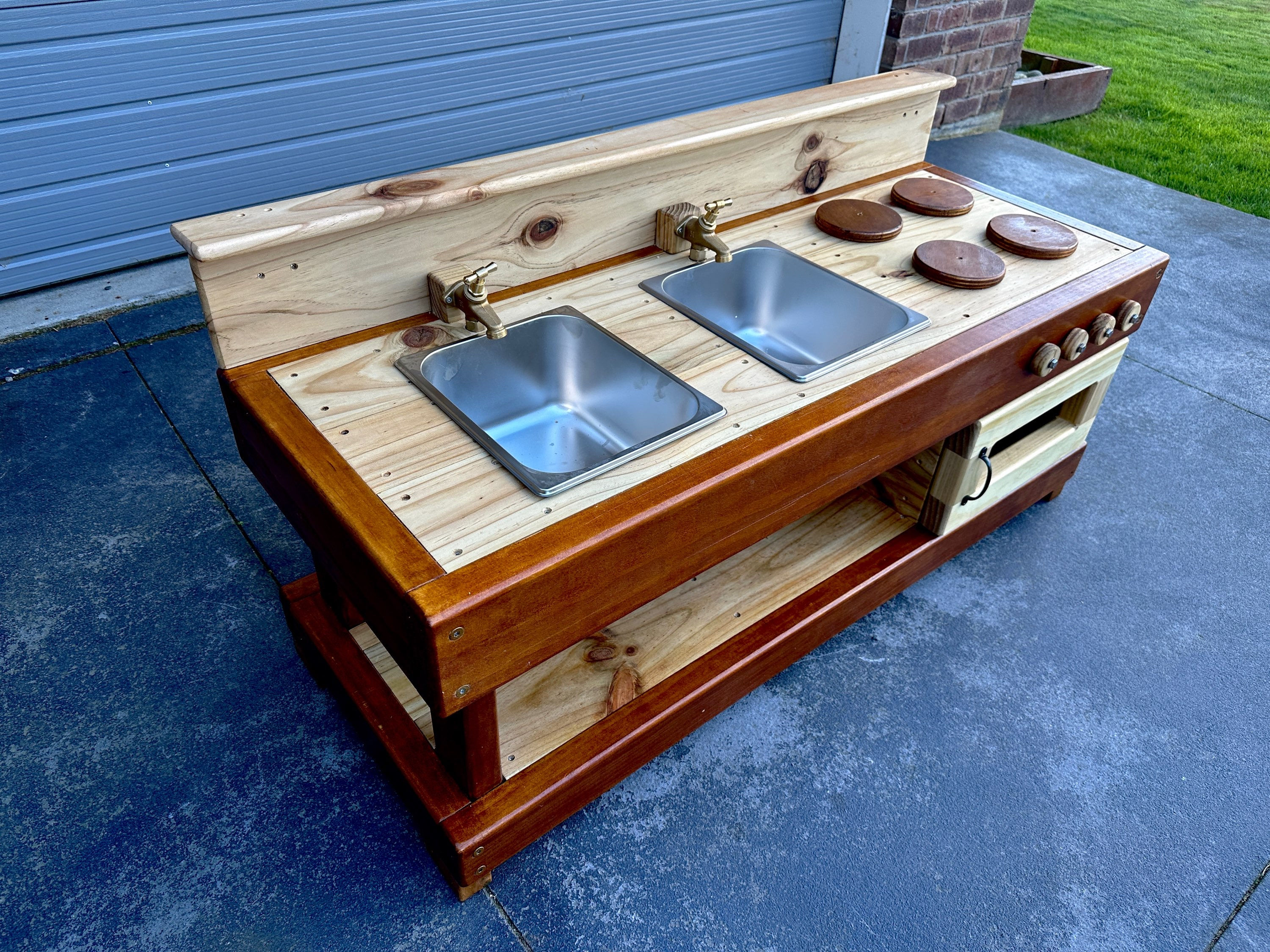 Deluxe Indoor Outdoor Kitchen with Double Brass Taps