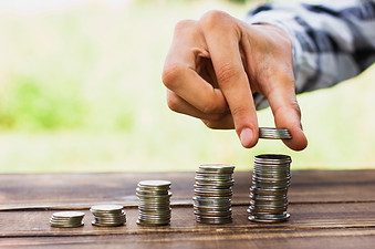 coins-scale-stack-table.jpg