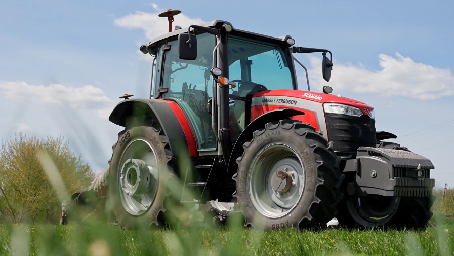 трактор Massey Ferguson 5M