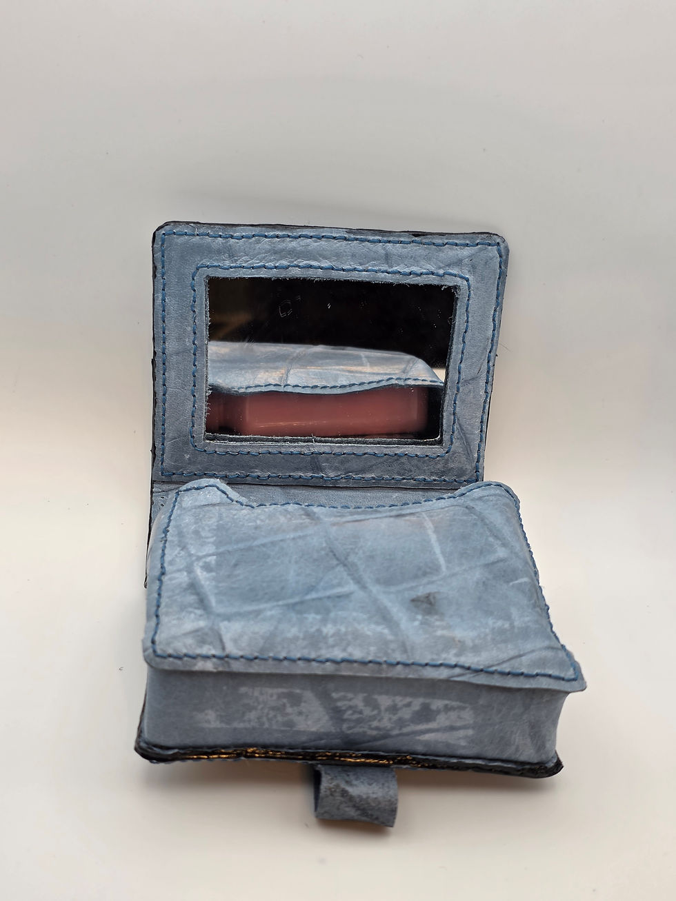 Thumbnail: Custom makeup clutch