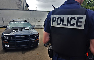 Commissariat Mantes la Jolie Barricade France