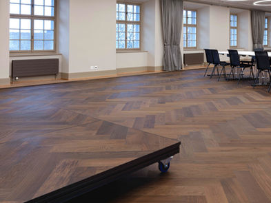 Parkett Fischgrät Verlegung im Singisensaal Kloster Muri | Parkett Käppeli AG