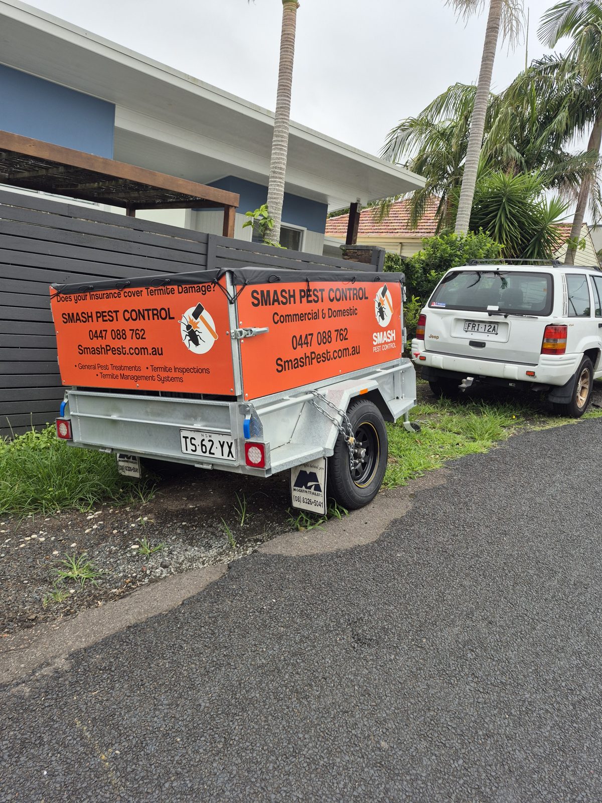 Smash Pest Control ute and trailer - Central Coast - Smash Pest Control