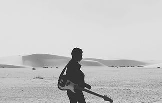Andando Com Guitarra