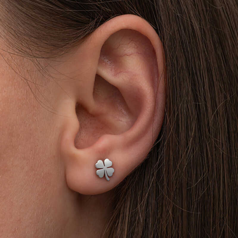 Thumbnail: Silver clover earrings are made of 925 sterling silver.Rhodium plated on silver. Rhodium-plated silver women's earrings retain their shine for a long time and oxidation is delayed. 