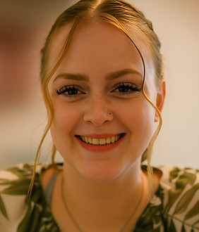 Madelyn_Photo.png