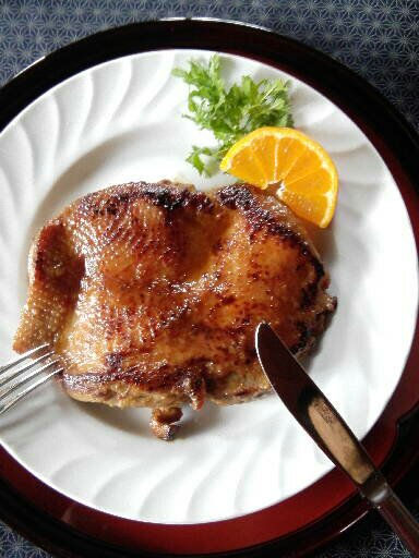 もも肉のステーキ