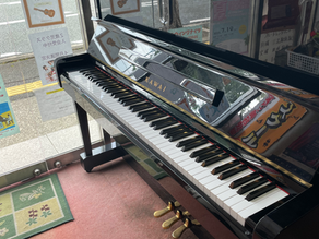 夏はアコースティックピアノがお買得 現金払いもお得🉐。