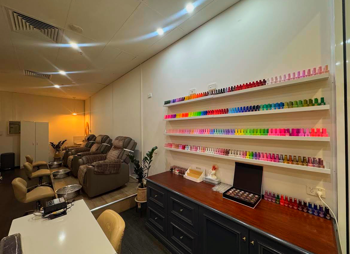 Nail room