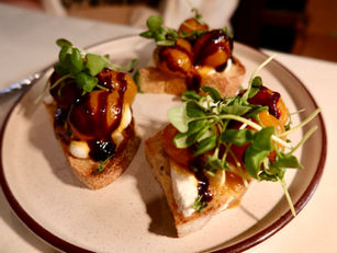 Hidden-Gem Capozoli’s Delivers Big Flavor in a Small Space