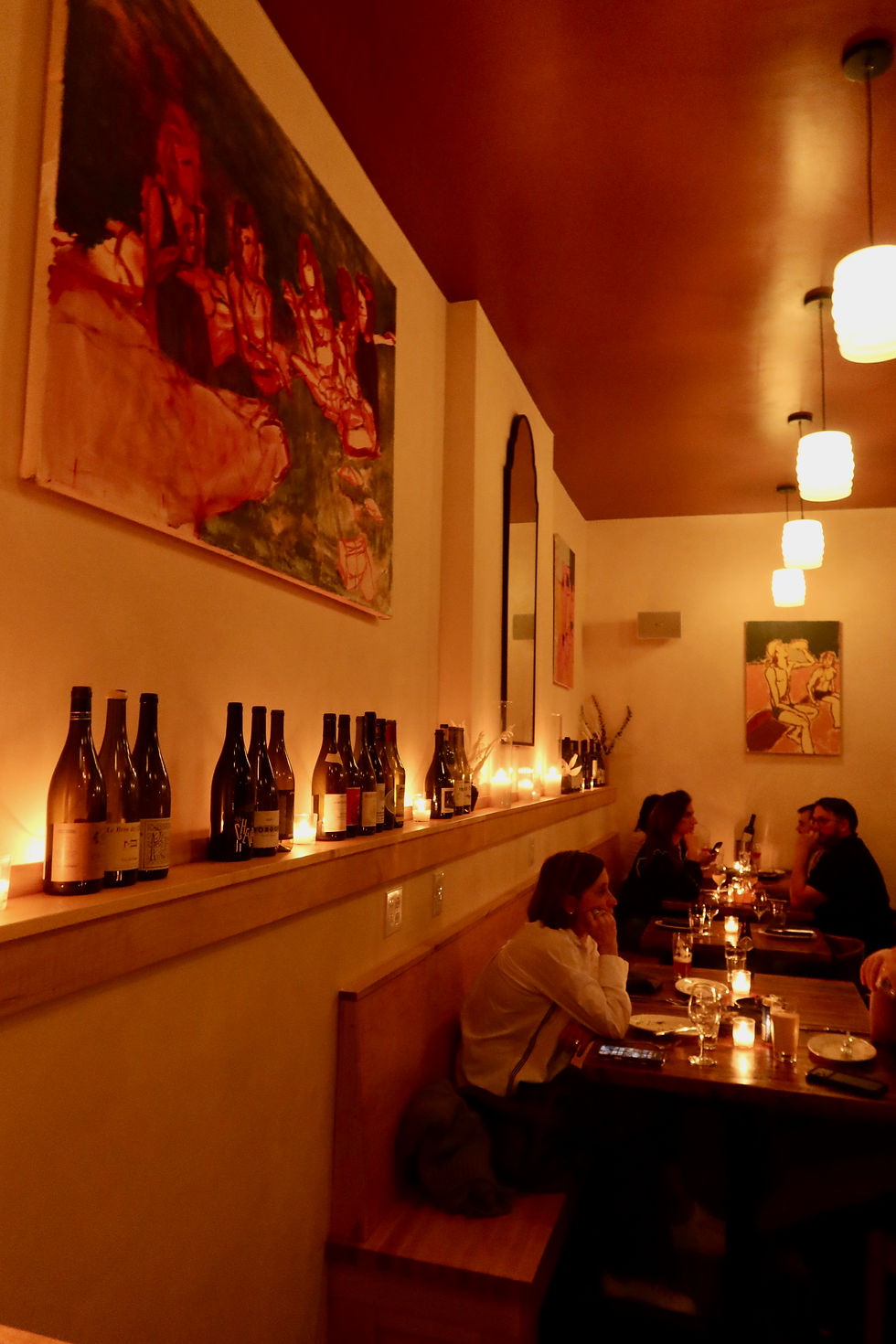 Senza's cozy dining room