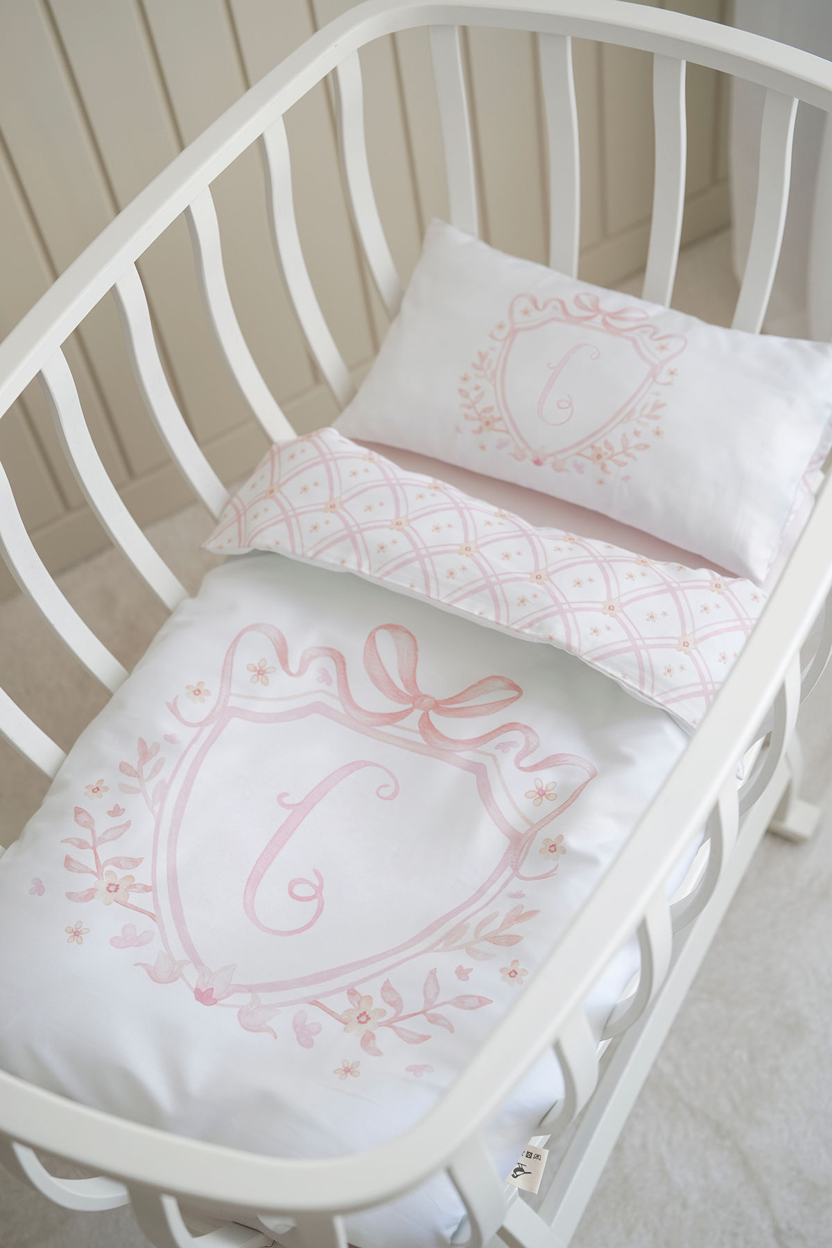 طقم غطاء لحاف بنقشة حرف C من جانب الأم (60×100) - سلسلة نوبل