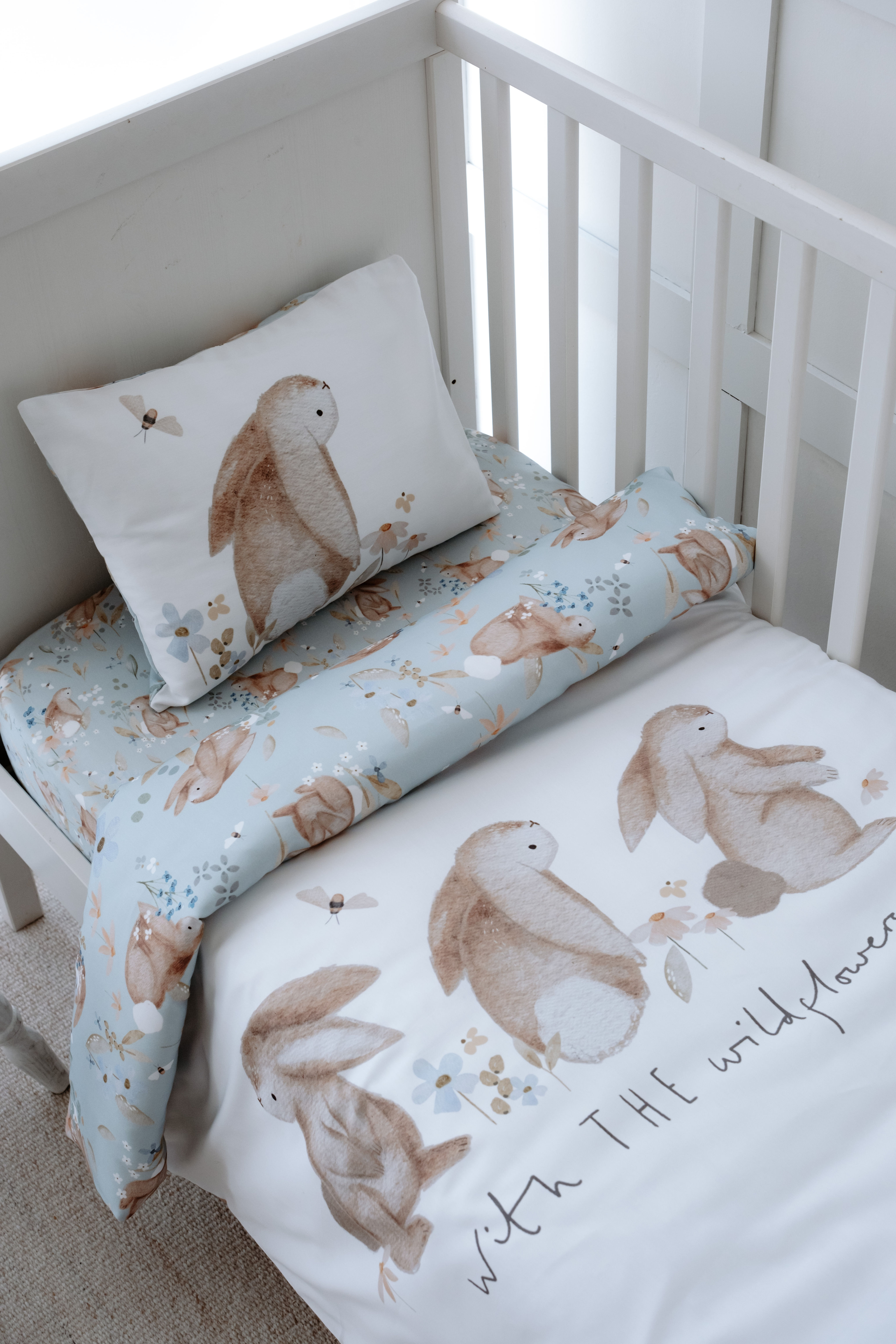 Tavşanlı Park Yatak Nevresim Takımı (80X120) - Rabbit Garden