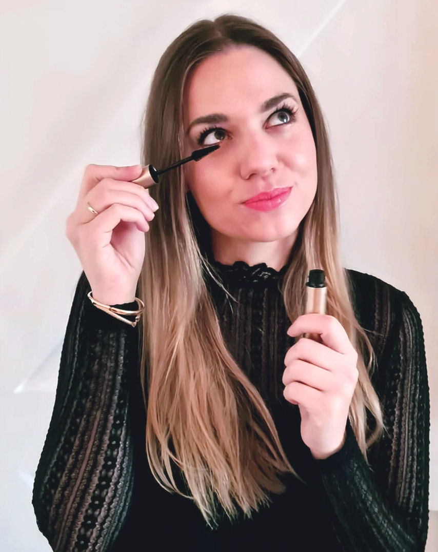 MASCARA INS AND OUTS