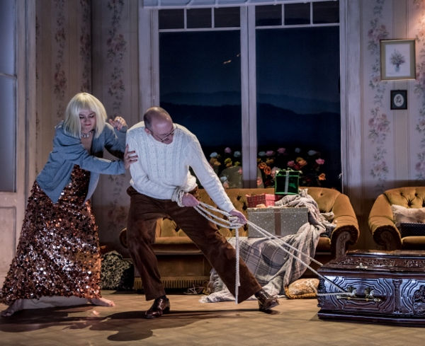  Anna Dennis as Bellezza and Jorge Navarro Colorado as Tempo in Il trionfo del tempo e del disinganno at Buxton International Festival