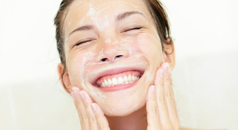 woman-cleansing-face-02.jpg