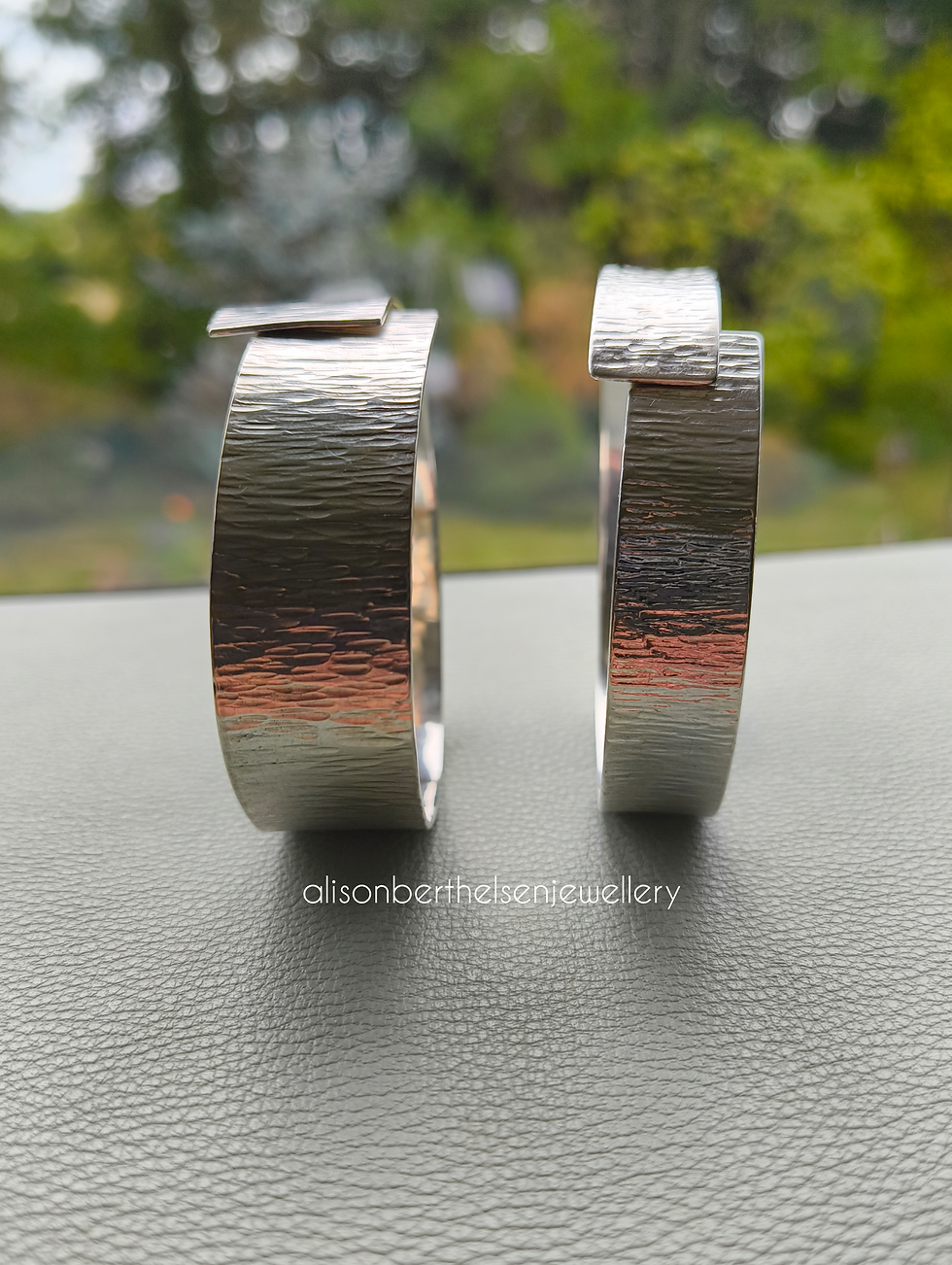 Thumbnail: Wide Bark Bangle