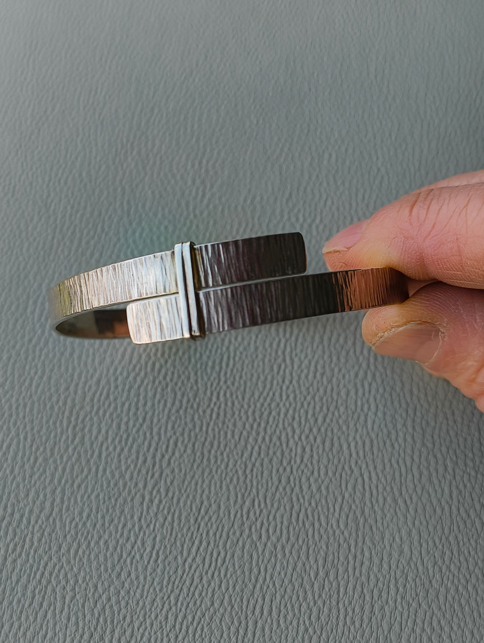 Thumbnail: Bark bangle with catch detail