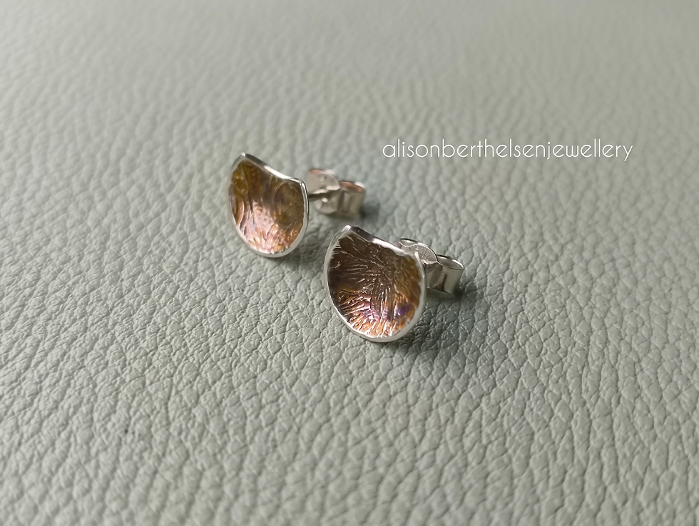 Thumbnail: Patterned Moon Studs