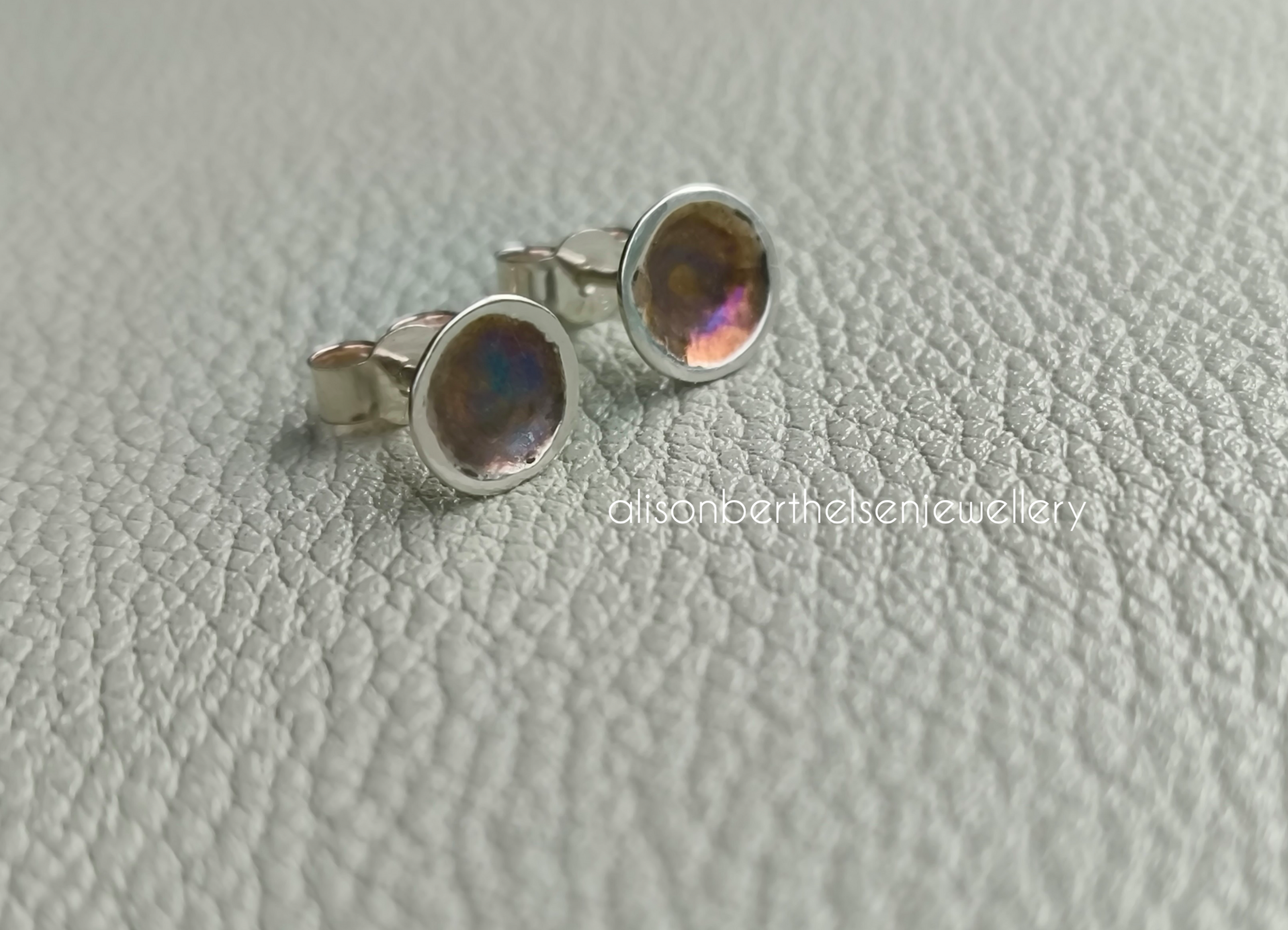 Domed Oxidised stud-medium