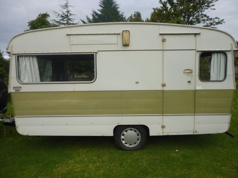camp caravan