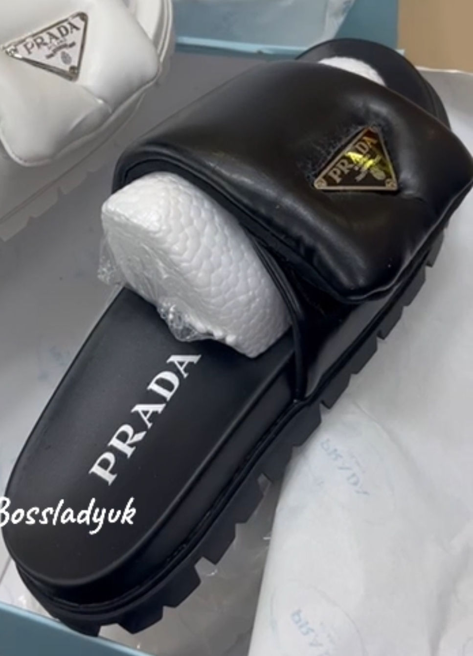 Thumbnail: Prada!