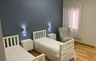 Quarto de hóspedes que acomoda 2 idosos
