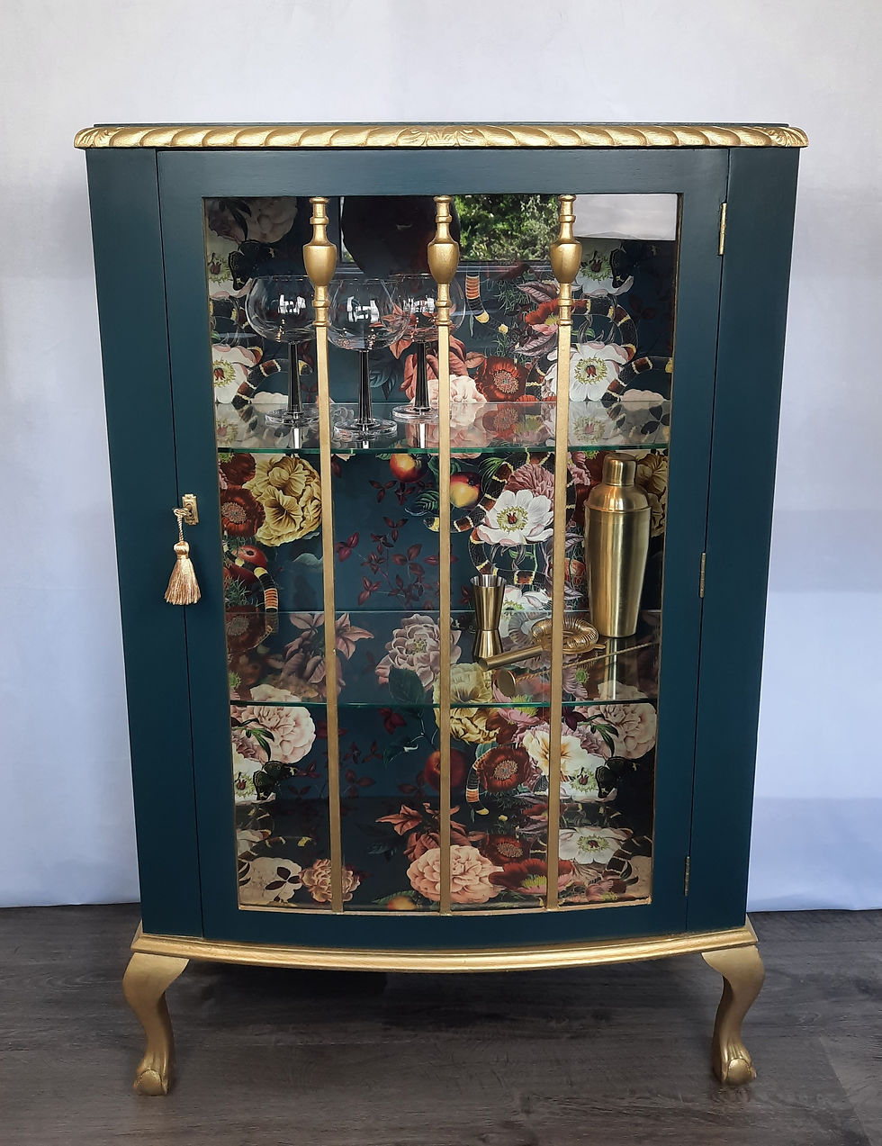 Cocktail cabinet