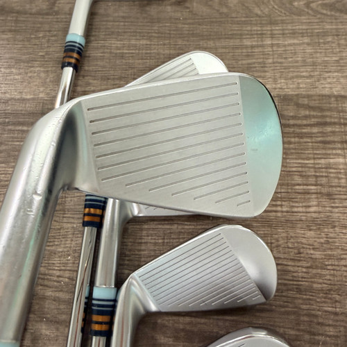 エクエル 56) 2025 Srixon ZXi7 Iron Set 5-PW / Dynamic Gold Tour Issue Steel