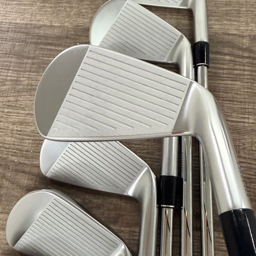 199) LH- 2025 Srixon ZXi7 Iron Set 4-PW / NS Pro Modus3 Steel