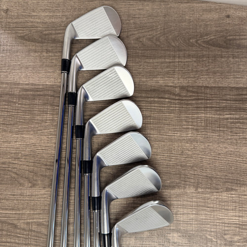 179) Srixon ZX7 MK II Iron Set 4-PW / Project X LZ Steel, Stiff
