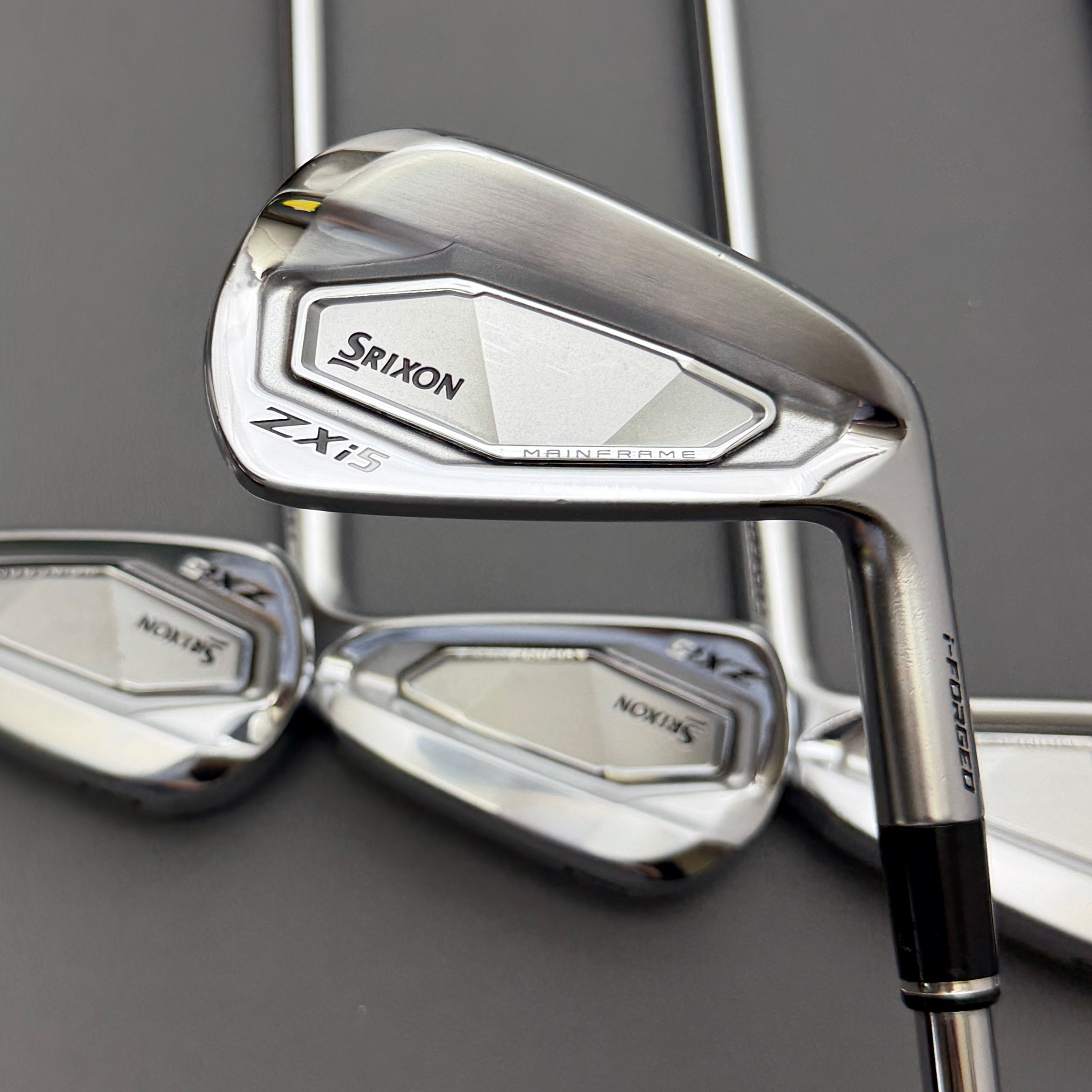 204) 2025 Srixon ZXi5 Iron Set 4-PW / Dynamic Gold Tour Issue Steel, X Stiff