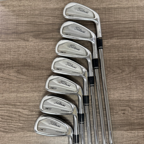 291) Titleist 718 CB Iron Set 4-PW / Dynamic Gold Steel, Regular