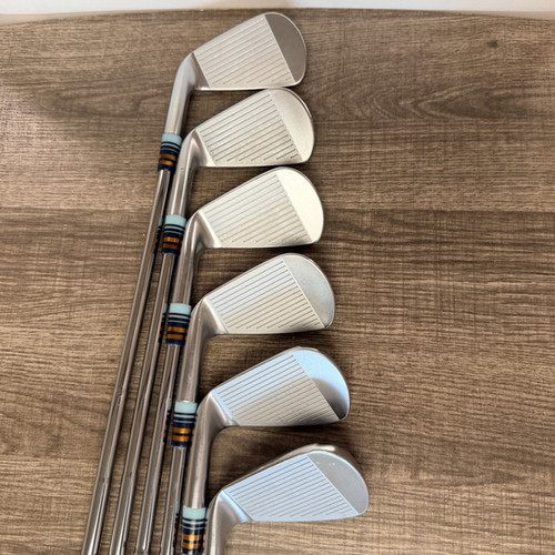 エクエル 56) 2025 Srixon ZXi7 Iron Set 5-PW / Dynamic Gold Tour Issue Steel