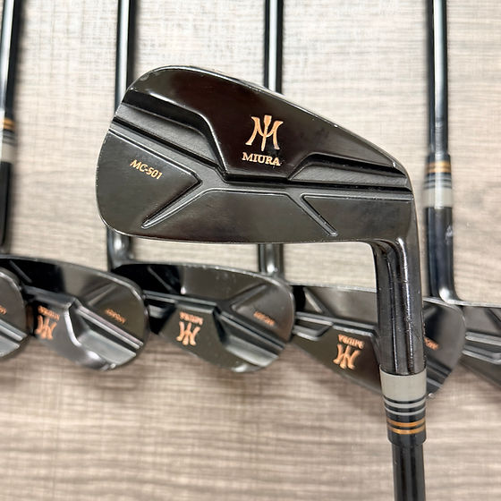 63) +1” Miura MC-501 Black Iron Set 4-PW / Mitsubishi MMT Graphite