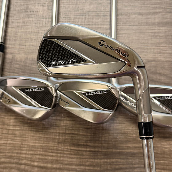 174) +1/2” Taylormade Stealth Iron Set 5-AW / KBS Steel, Regular