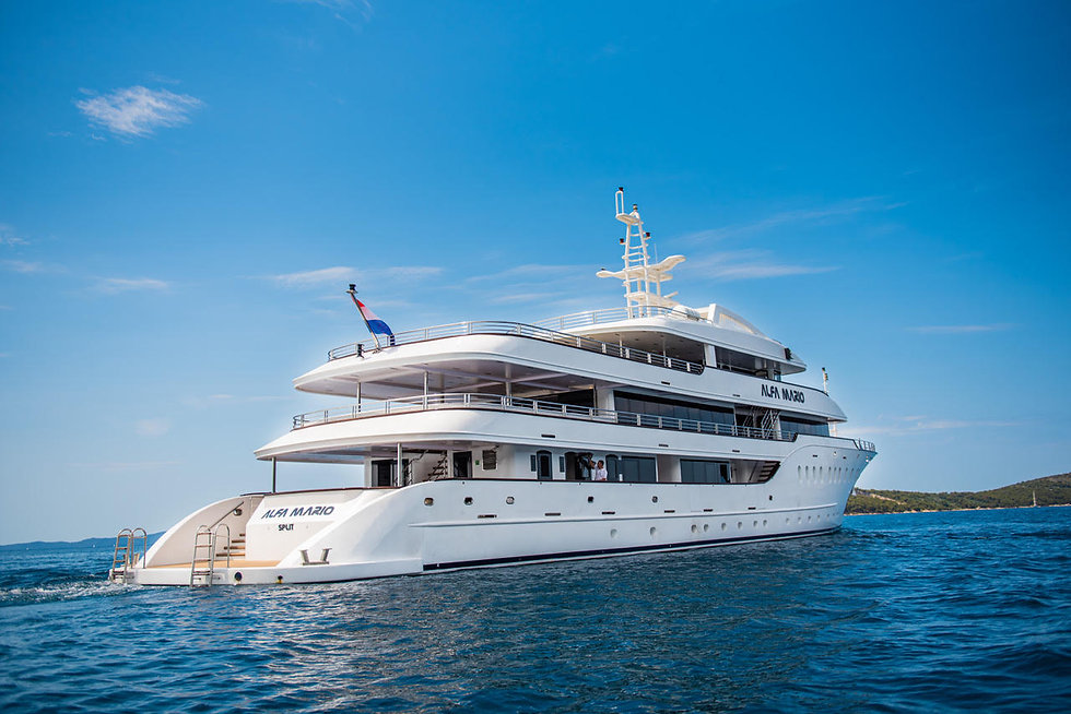 yacht1.jpeg