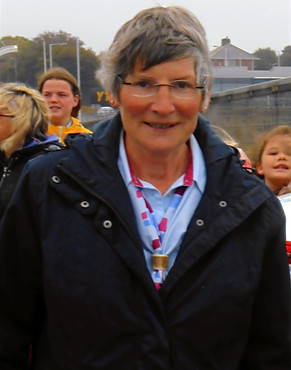 Corina%20Clement%20Walking%20adviser_edi