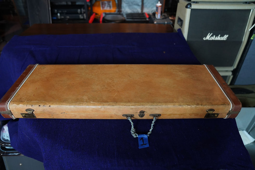 Thumbnail: 1960 Fender Duosonic of Music Master Case