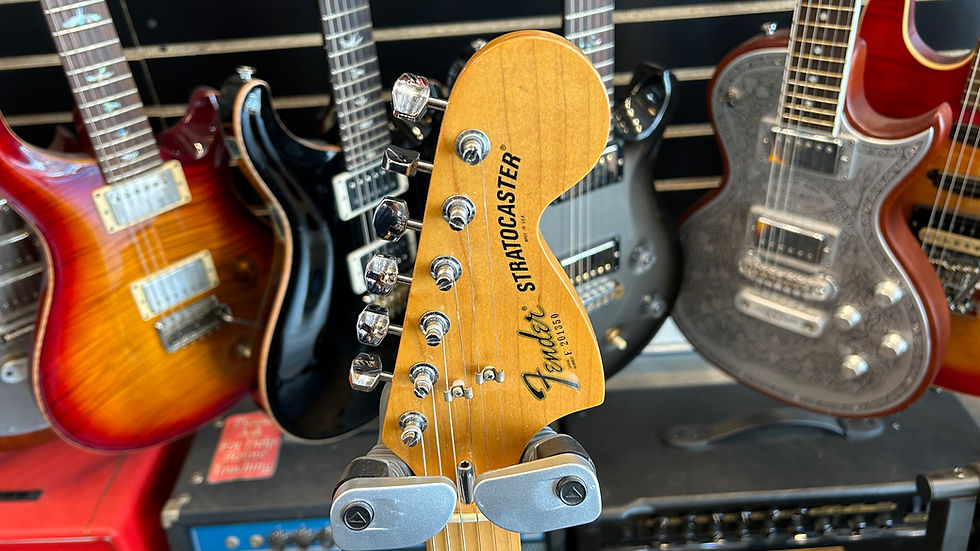 Thumbnail: 1981 Fender Stratocaster Sienna Sunburst