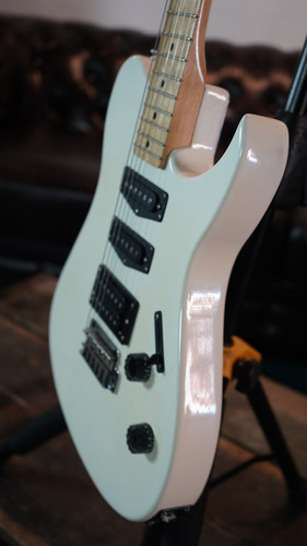 激レア Eシリアル Fender Squier Bullet 1 フェンダー 激レア Eシリアル Fender Squier Bullet 1 フェンダー - メルカリ