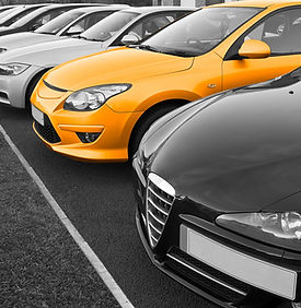 Auto parcheggiate evidenziate