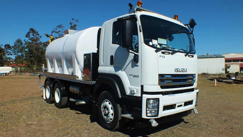 Isuzu 14,000Lt FXZ - Photo 07.jpg