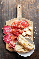 Jamón, salami y queso Junta